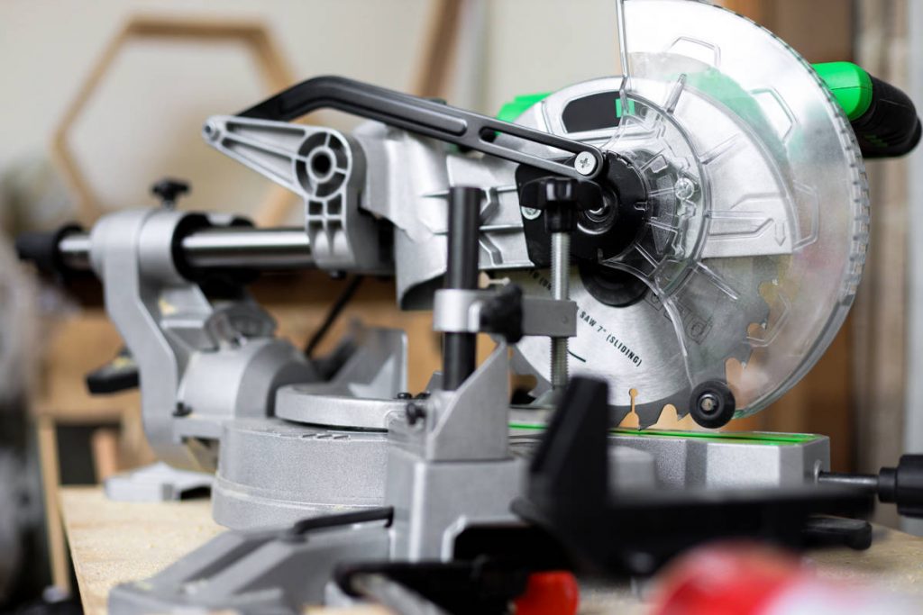 Radial Arm Saw VS Miter Saw - The Woodwork Zone